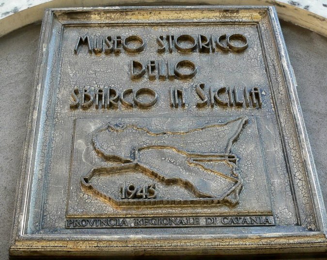(2) Museo dello sbarco